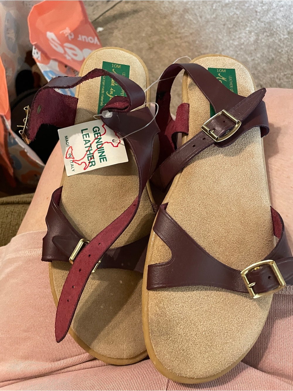 Source Unknown Burgundy Genuine Leather Buckle Sandals